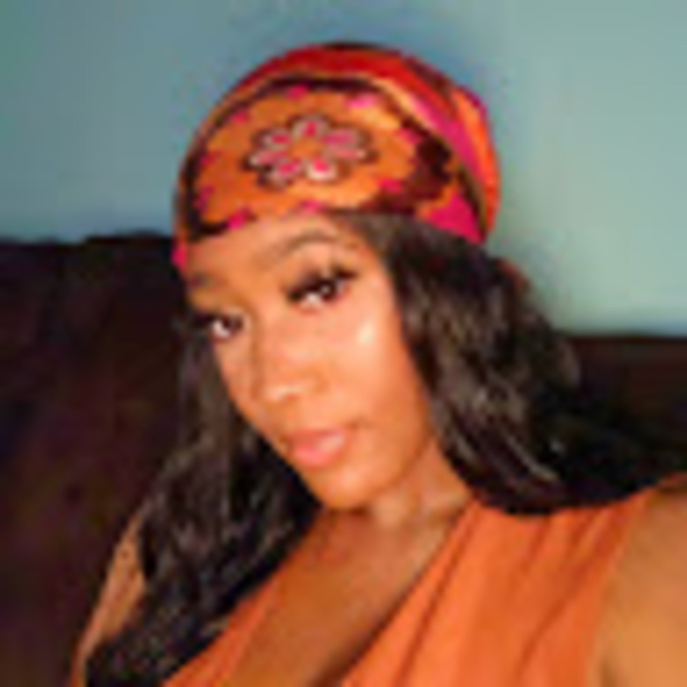 Meet your Posher, Michele.